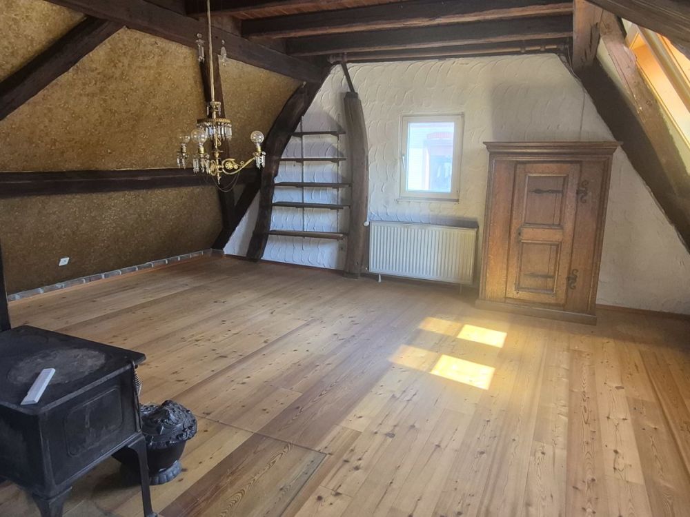 Historisches Fachwerkidyll mit Innenhof und Scheune  – eine Ruheoase im Herzen von Bischofsheim