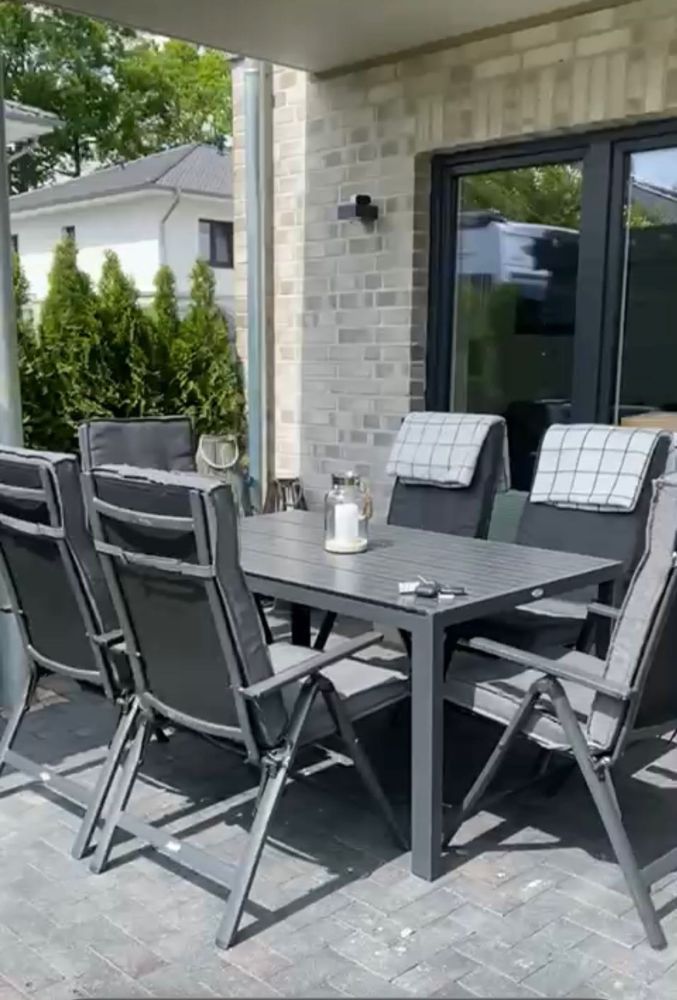 mit Platz für Ihren Gartentsich