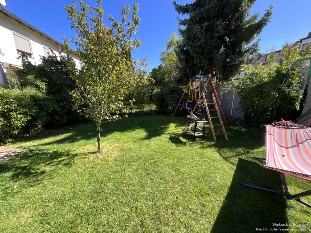 Gemütliches Reiheneckhaus 
mit schönem Grundstück 
für die ganze Familie 
in guter Wohnlage