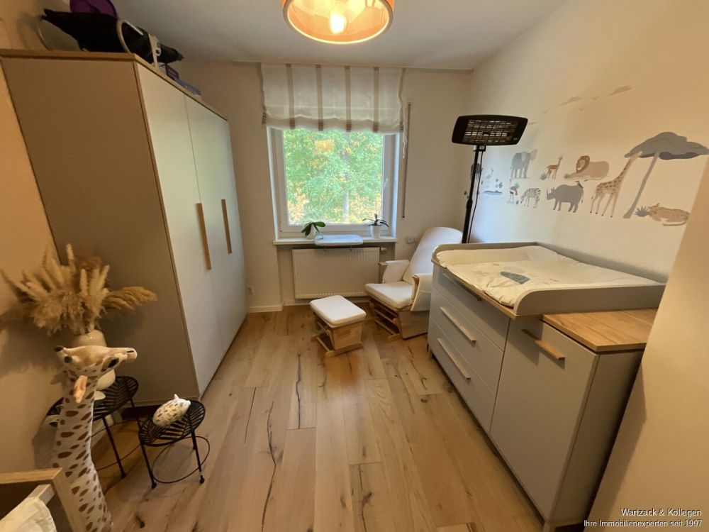 Hier können Sie sofort einziehen 
- viel Platz für die ganze Familie 
und vollständig modernisiert!