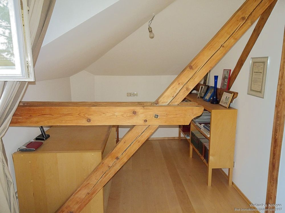 großzügige Dachgeschosswohnung im edlen Gewand in Schwabach