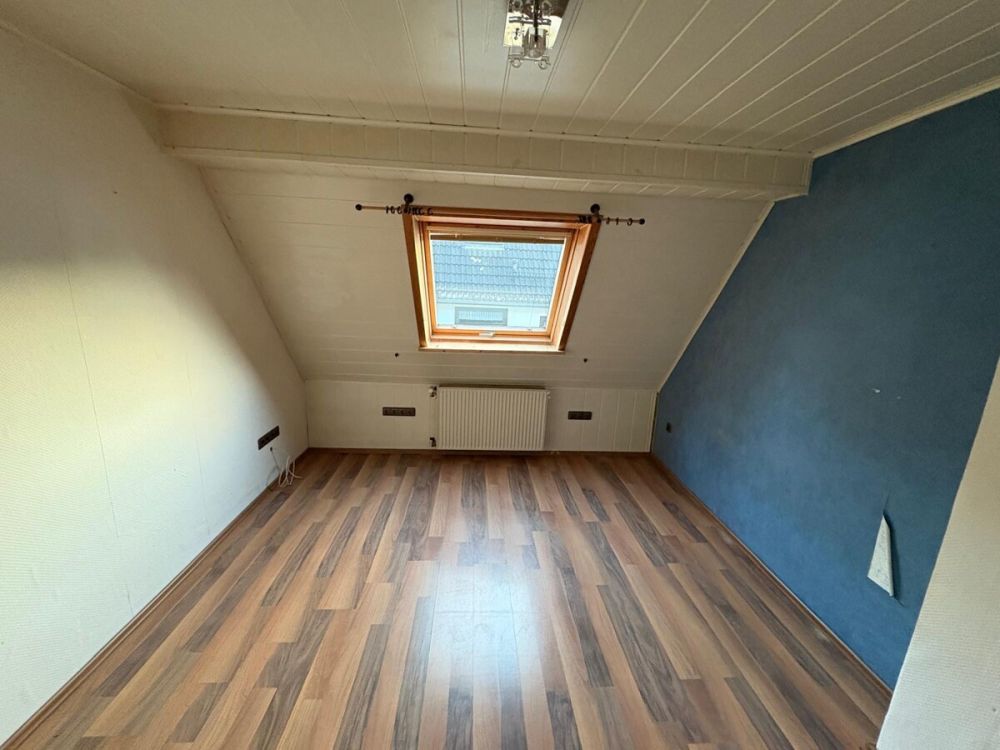 Zweifamilienhaus mit Garten, Pool und flexiblen Nutzungsmöglichkeiten in zentraler Lage von Wipperfürth (14)