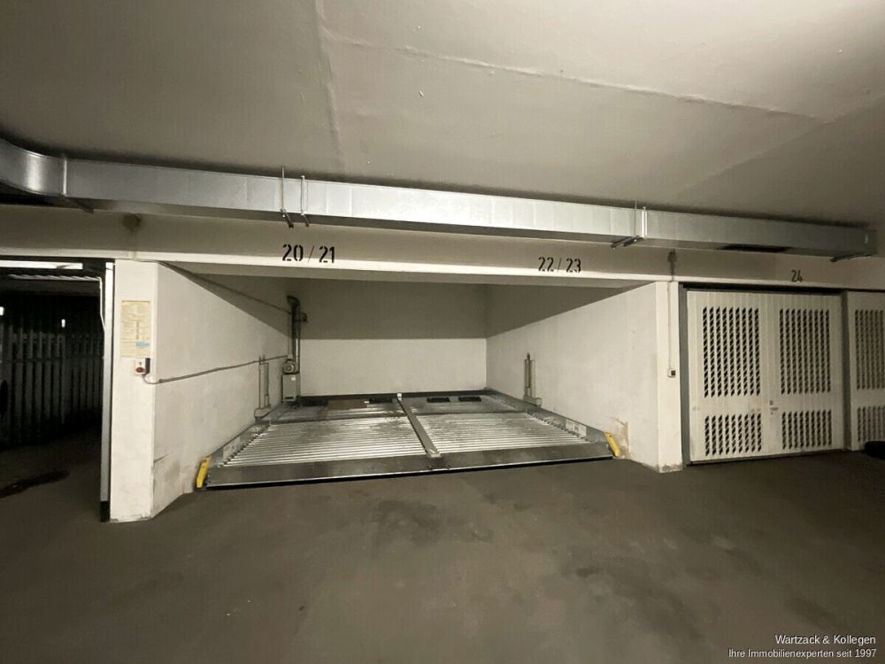 Tiefgaragenplatz links unten