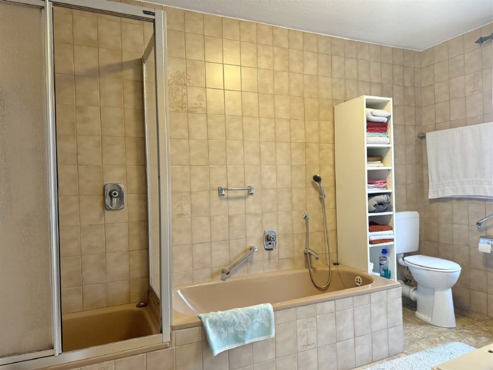 Stattliches Wohn- und Geschäftshaus in exponierter Lage