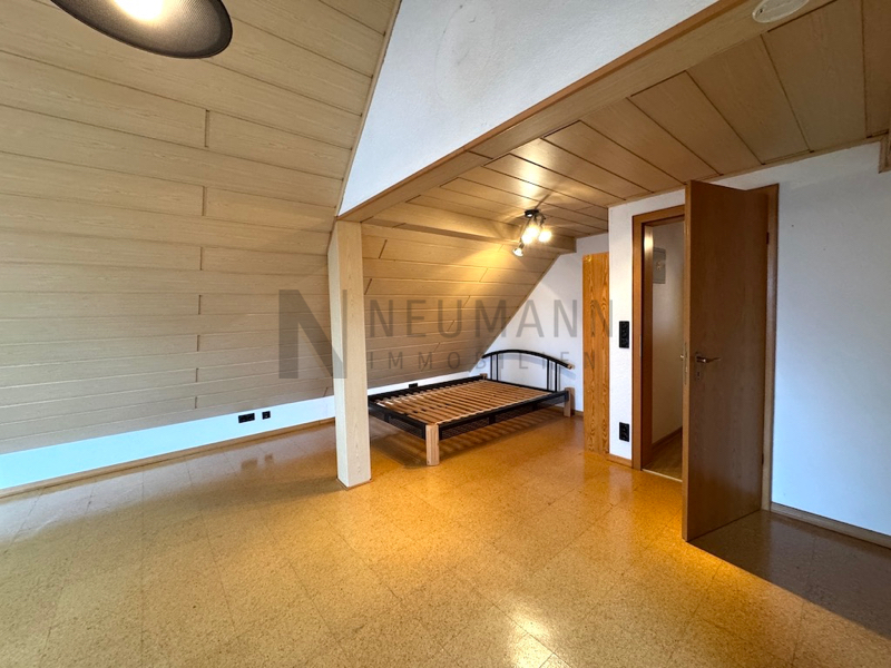 Großes Mehrfamilienhaus mit Garten in schöner Lage von Mörfelden