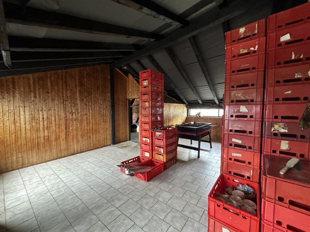 Wohn- und Geschäftshaus mit Ausbaupotenzial in zentraler Lage!