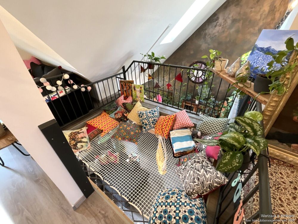 Liegenetz über dem Wohnbereich