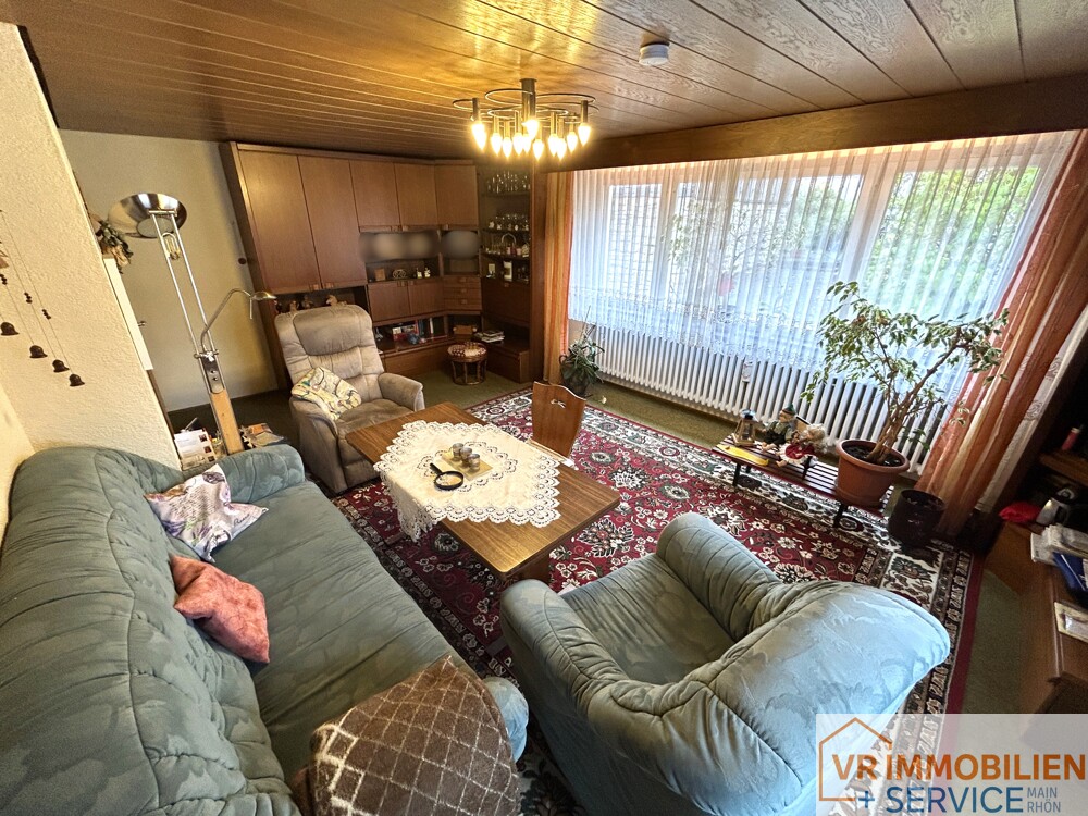 Haus mit Geschichte: Ehemaliger Dorfladen mit Wohnhaus und Nebengebäuden in 97645 Urspringen!