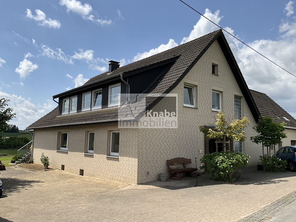 Zuhause am Randes eines Naturschutzgebietes - mit Entwicklungspotential!