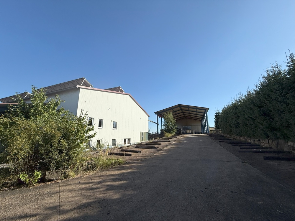 Zufahrt Halle 1 und 2