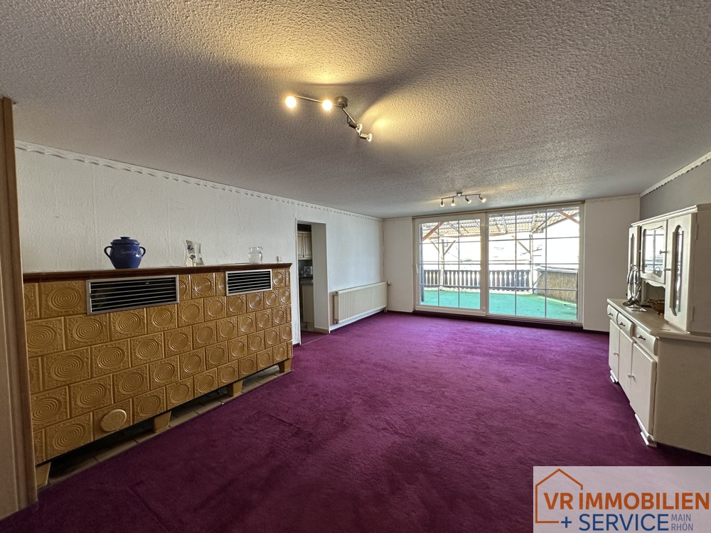 Doppelhaushälfte mit zwei Wohneinheiten und großem Potenzial in 98617 Meiningen-Walldorf