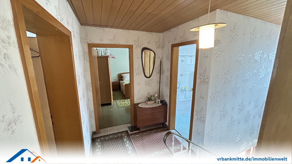 Gepflegtes Einfamilienhaus mit geräumiger Scheune und Garten