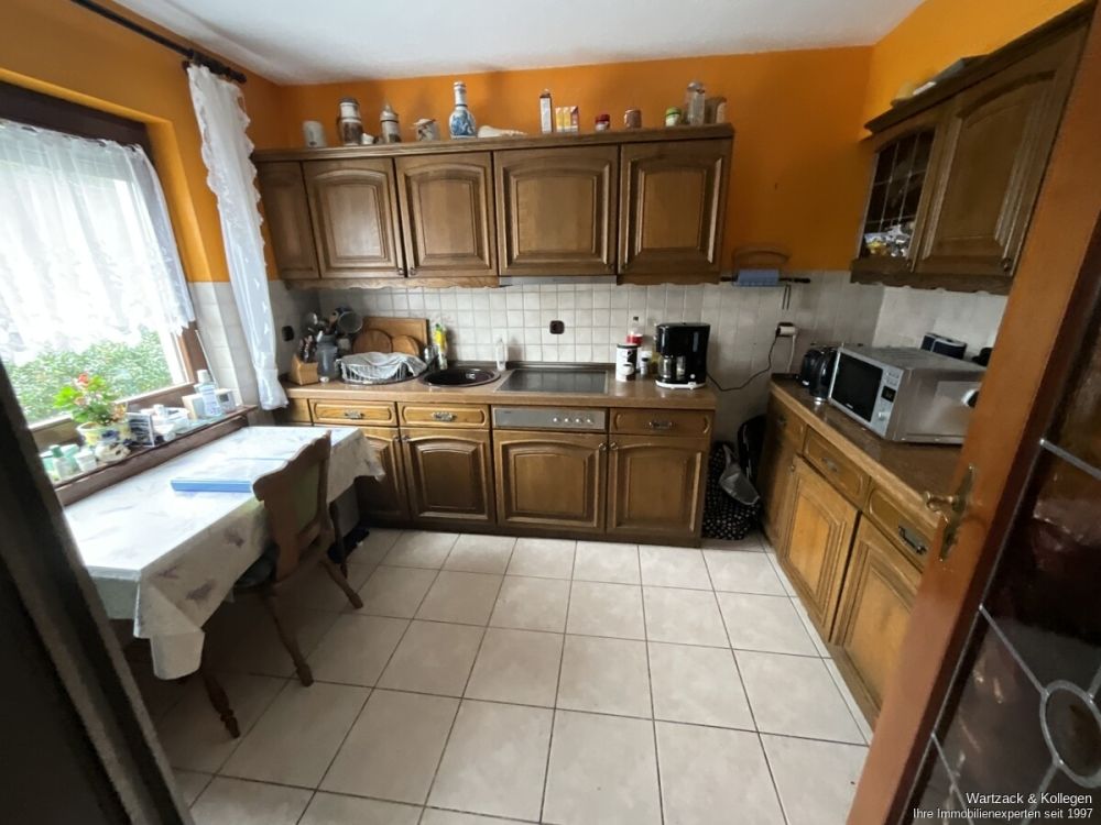 Küche mit Sitzgelegenheit