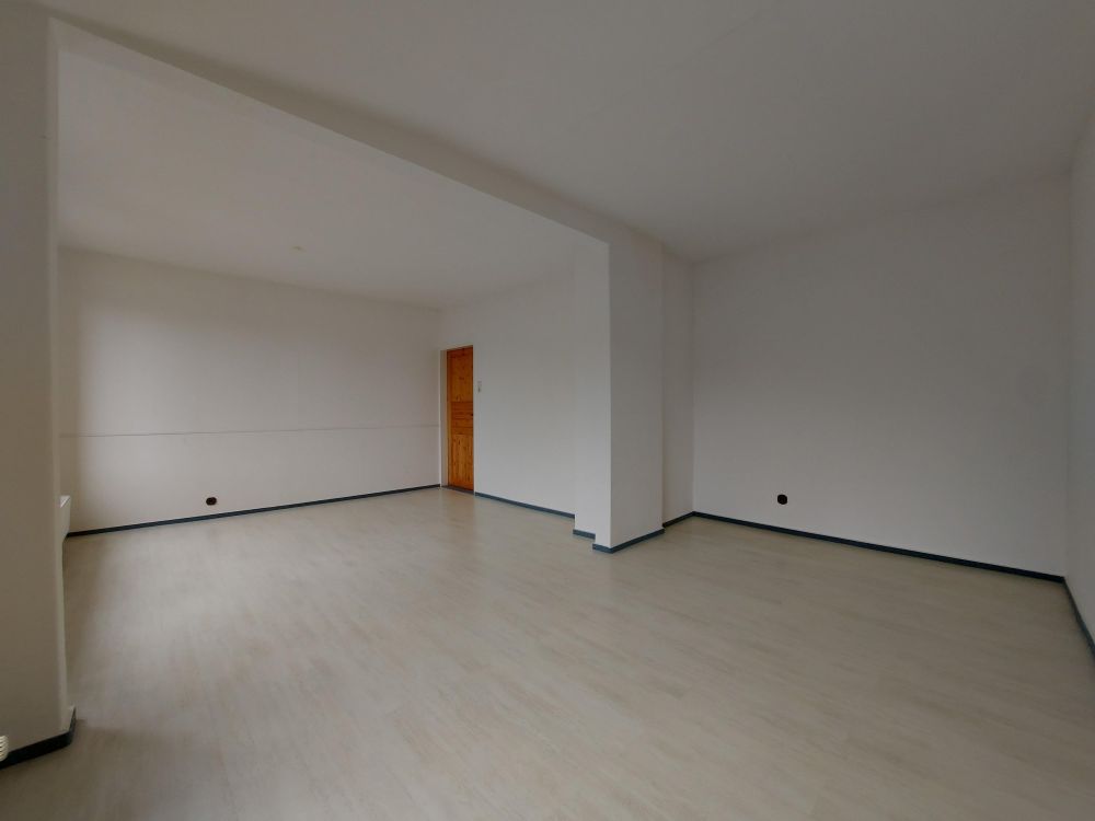 Ein Zuhause mit Potenzial – gemütliche Doppelhaushälfte mit Wintergarten, Carport und Gewächshaus