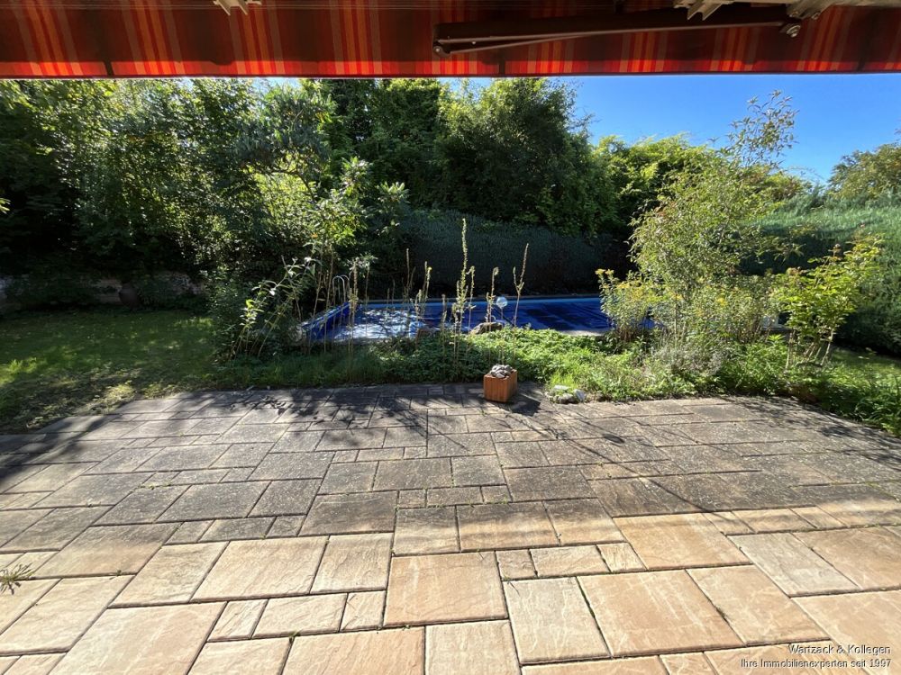 Der Aufwand lohnt sich 
- Einfamilienhaus mit Renovierungsbedarf 
auf traumhaftem Grundstück