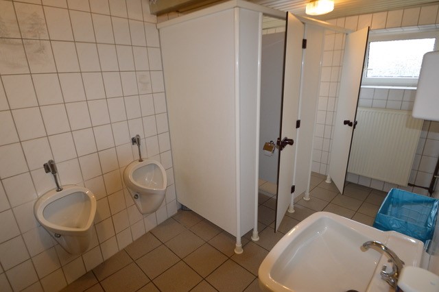 ### R E S E R V I E R T ### Traditionsgeführtes Hotel