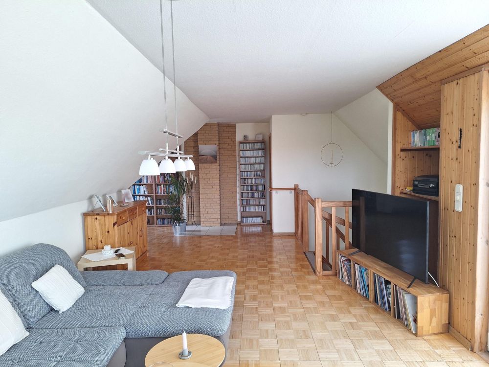 Idyllisch gelegenes Einfamilienhaus mit Einliegerwohnung in Feldrandlage