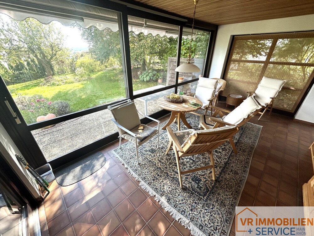 Ihre grüne Oase in 97638 Mellrichstadt ! Einfamilienhaus mit Doppelgarage und traumhaftem Grundstück!