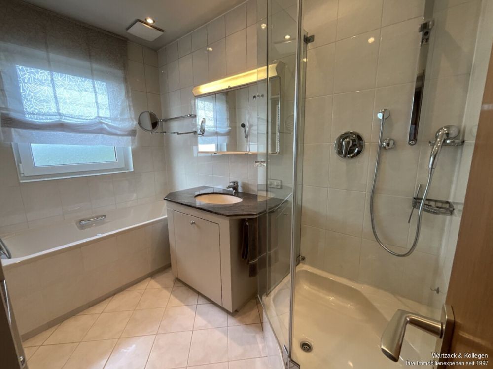 4-Zimmer-Penthouse mit traumhafter Dachterrasse in Wendelstein-Großschwarzenlohe