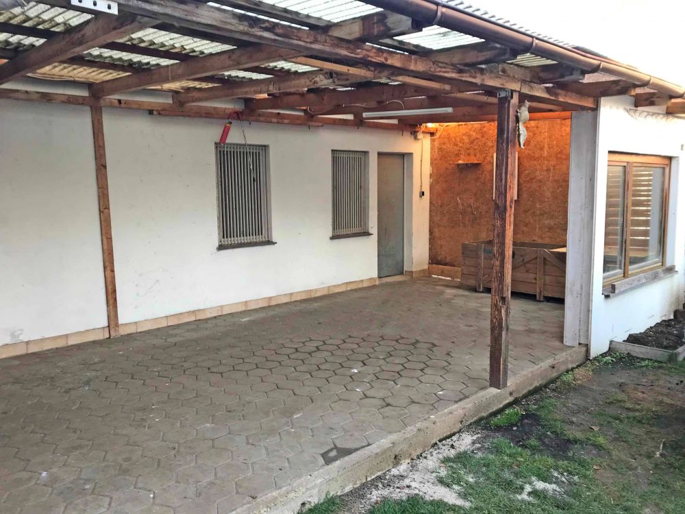 Große Dachgeschosswohnung mit Gartenanteil