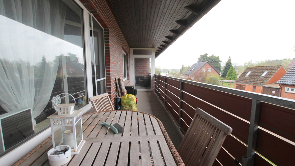 Gepflegtes Zweifamilienhaus mit zwei Garagen und Garten in ruhiger Lage von Bad Zwischenahn-Wehnen