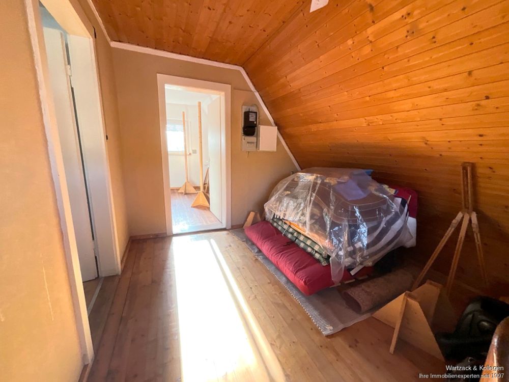 Kleines Einfamilienhaus zur Sanierung oder Abriss
mit wunderschönem Grundstück in Schwabach