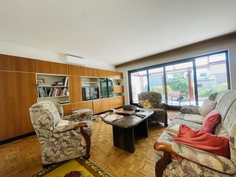 Gartenparadies - Zweifamilienhaus mit Einliegerwohnung