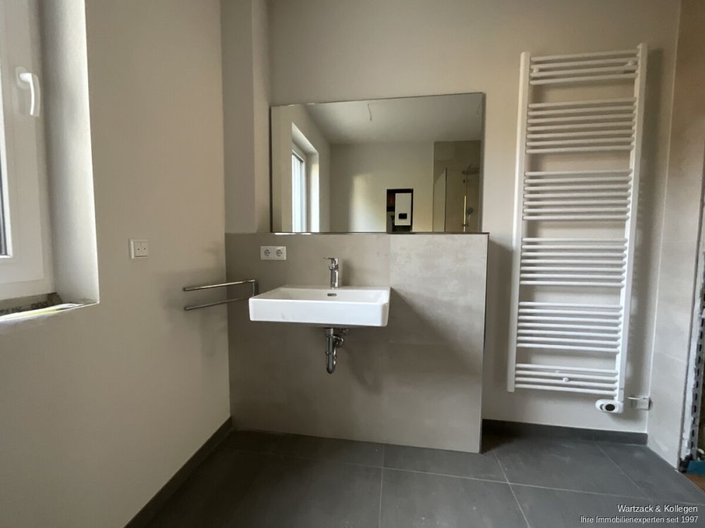 und Handtuchheizkörper