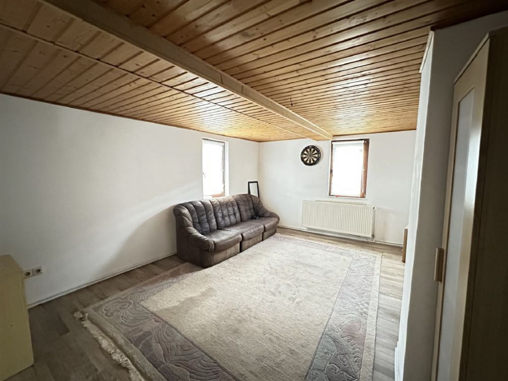 Einfamilienhaus mit Scheune und schönem Garten!