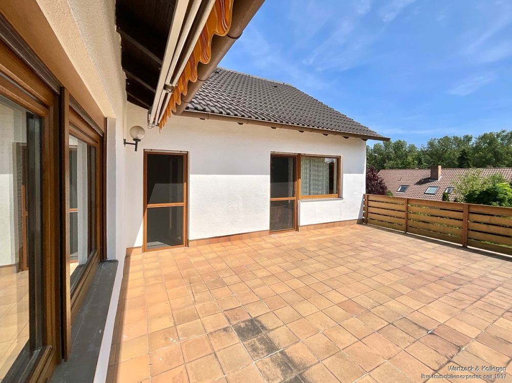 Familiendomizil: Bungalow mit Souterrainflächen