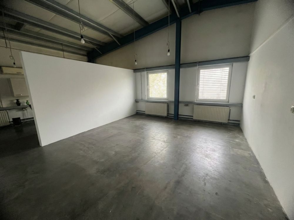 Attraktive und vielfältig nutzbare Gewerbeeinheit in Roßtal! (15)