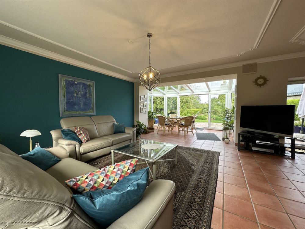 Sehr gepflegtes Einfamilienhaus mit großem Grundstück!