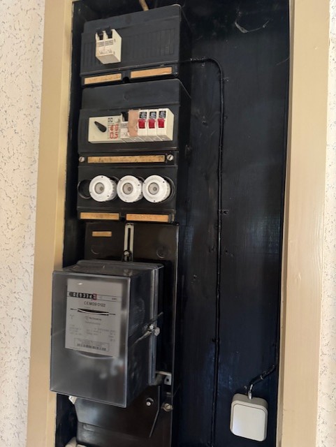 Haus - Werkstattnebengebäude - großes Grundstück