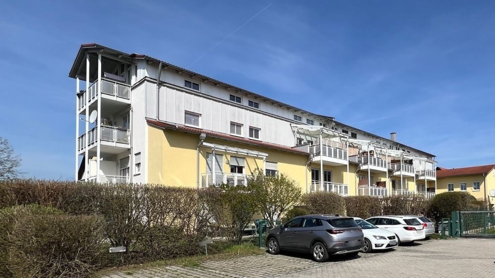 Leerstehende Dachgeschosswohnung auf zwei Ebenen mit hohem Ausstattungsniveau in Hallbergmoos