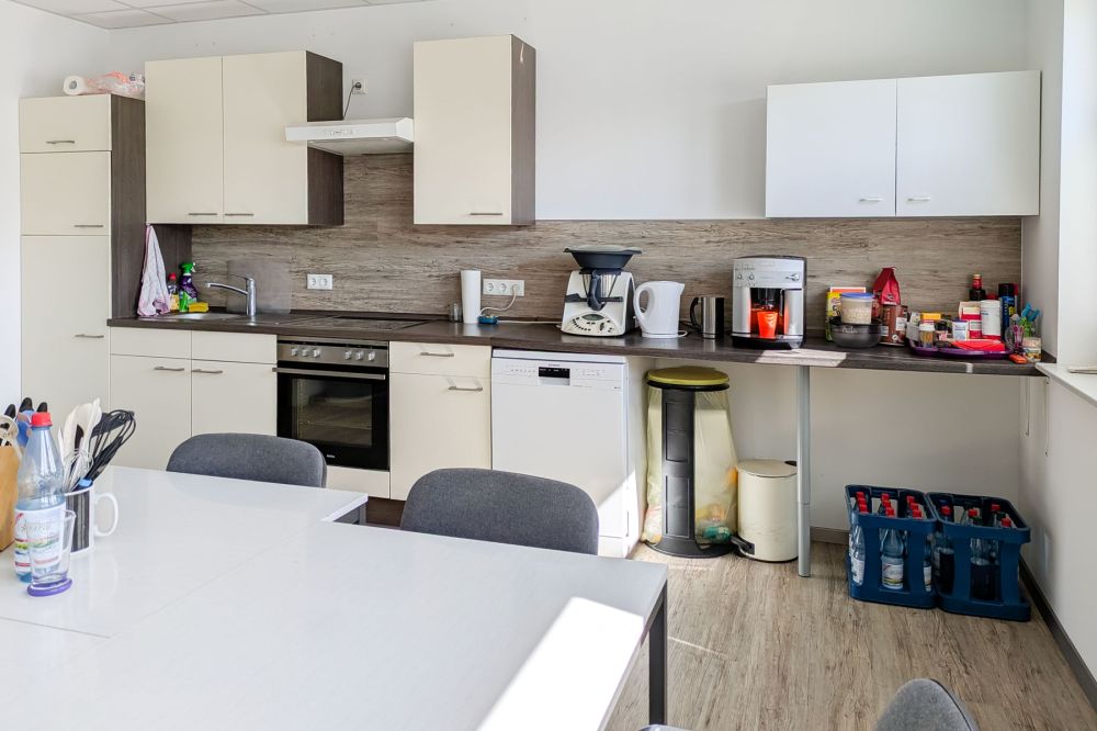 Neuwertiges Gewerbeobjekt – Büro-Gebäude, Lager- & Werk-Halle
in Erbach!