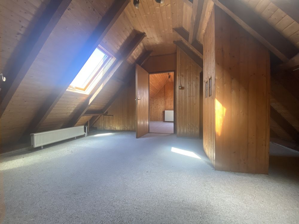 Wohnen am Merklsteig - Charmantes Reihenmittelhaus mit Garage, Wintergarten, Freischwimmbecken und zusätzlichem Gartengrundstück in begehrter Wohnlage in Weiden!