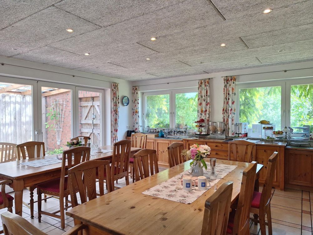 Zauberhaftes, naturnahes Wohnen und / oder Arbeiten unter Reet an der Ostsee