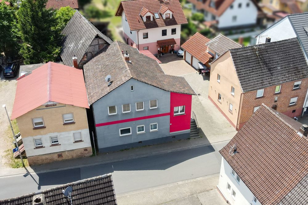 Ein- / Zwei-Familien-Haus in Erlenbach Mechenhard - interessant für Selbstnutzer & Kapitalanleger!