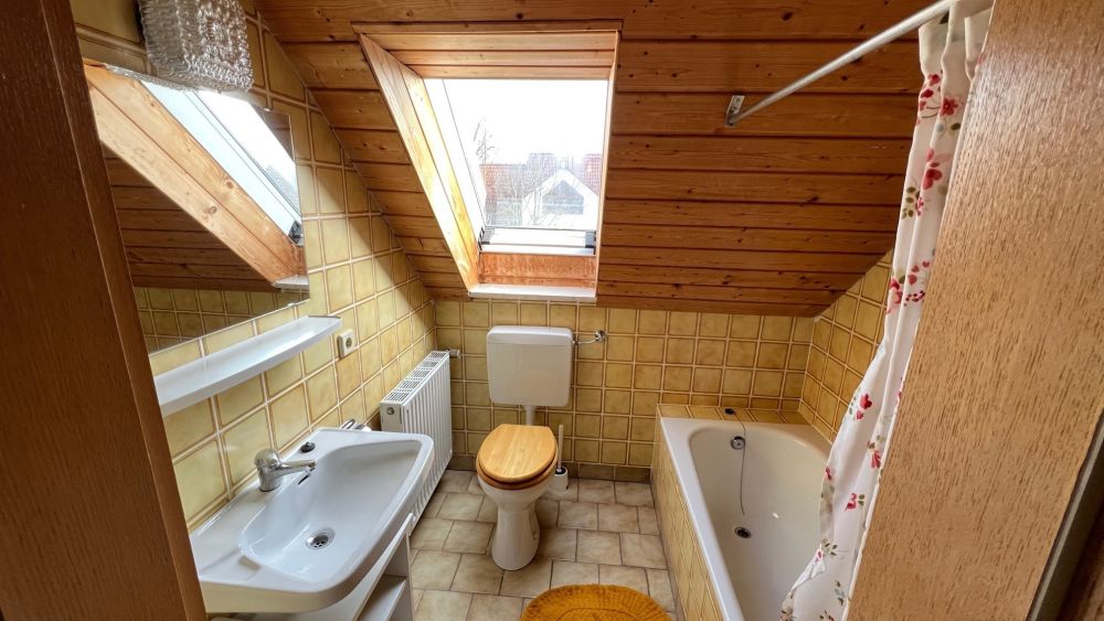 Geräumiges Reihenhaus mit viel Wohnfläche und solider Bausubstanz in Hallbergmoos