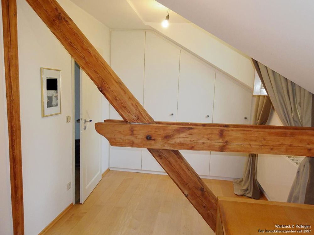 großzügige Dachgeschosswohnung im edlen Gewand in Schwabach