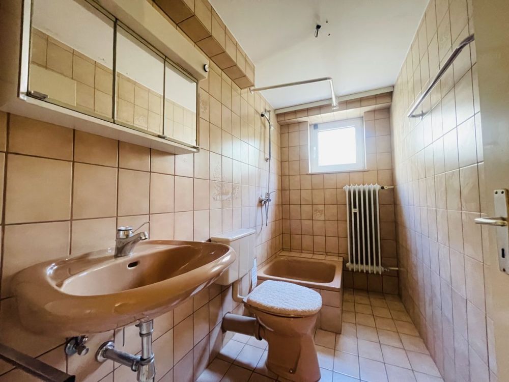 Freistehendes Einfamilienhaus                - Sprendlingen - Gute Lage