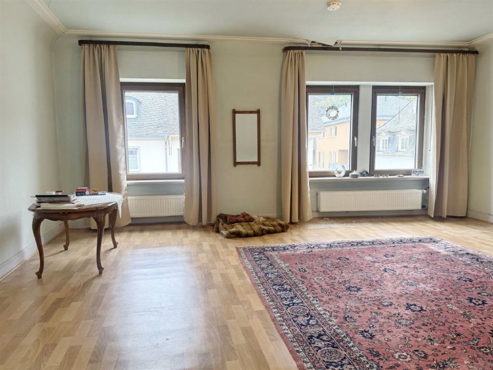 Stattliches Wohn- und Geschäftshaus in exponierter Lage