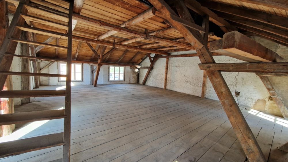 Sanierungsobjekt mit viel Platz und Nebengebäude in Mitterteich zu verkaufen