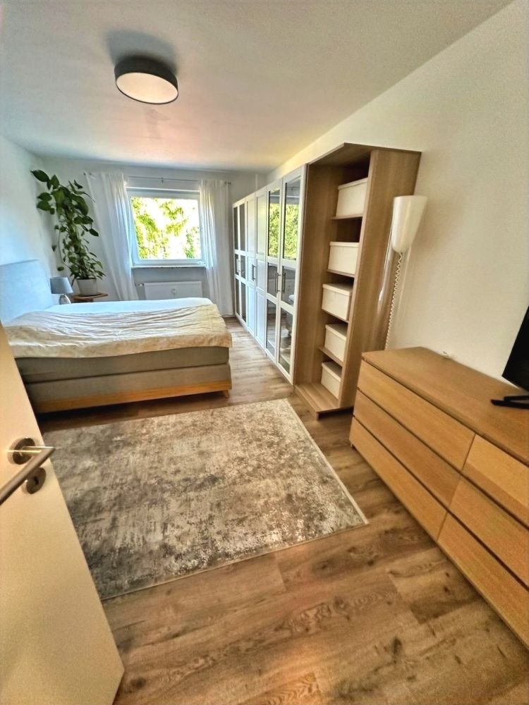 Große Dachgeschosswohnung in Ismaning