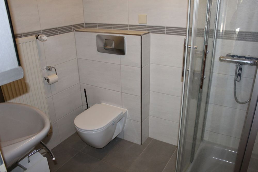 Hofheim-Toplage
Wunderbare Doppelhaushälfte mit Einliegerwohnung