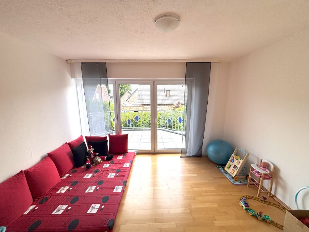 Freistehendes Einfamilienhaus mit repräsentativem Entree + Bürofläche (16)