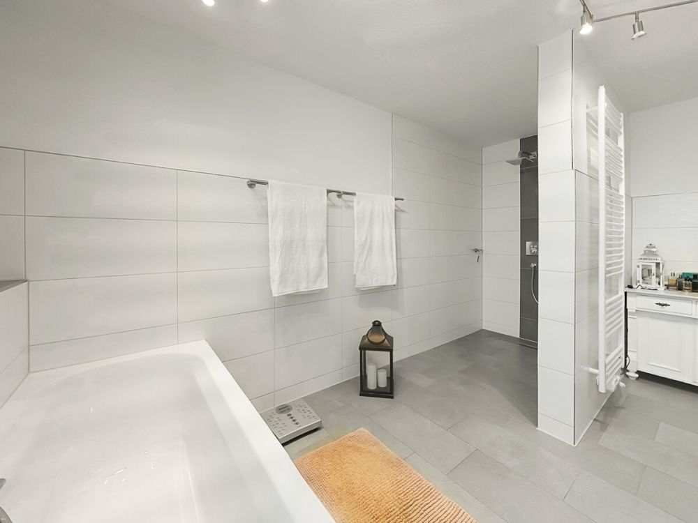 Zeitlos modern, perfekt für die junge Familie - Neuwertiges Einfamilienhaus in Schillingsfürst