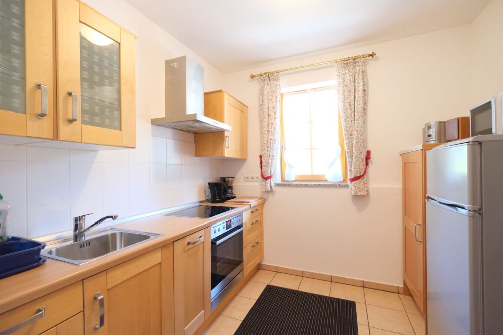 Modernes Mehrfamilienhaus mit Wohn- und Gewerbenutzung