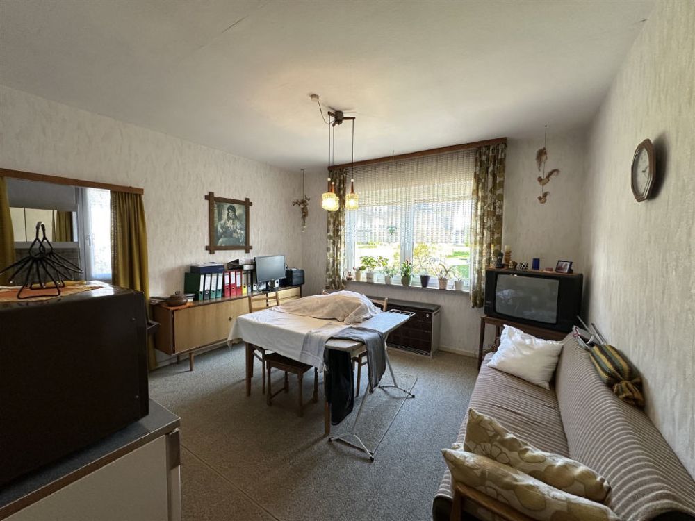 Schönes Einfamilienhaus mit Scheune und großem Grundstück