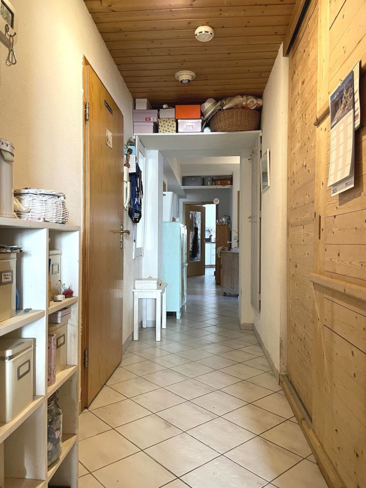 HISTORISCHE 4 ZIMMER-WOHNUNG IM ERDGESCHOSS